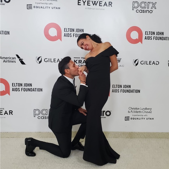 Like this to be notified when I go live! - Picture 4 of 14